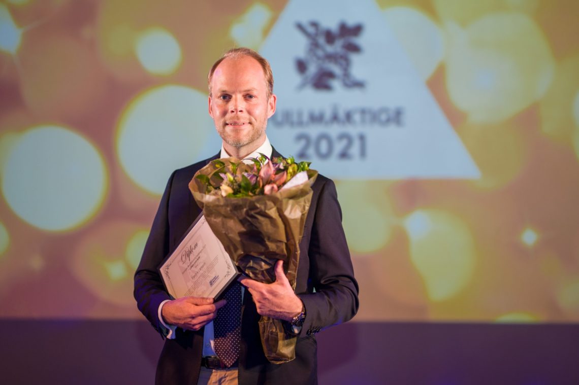 Fredrik Larsson vinnare av hederspriset Läkare som leder på årets Fullmäktige